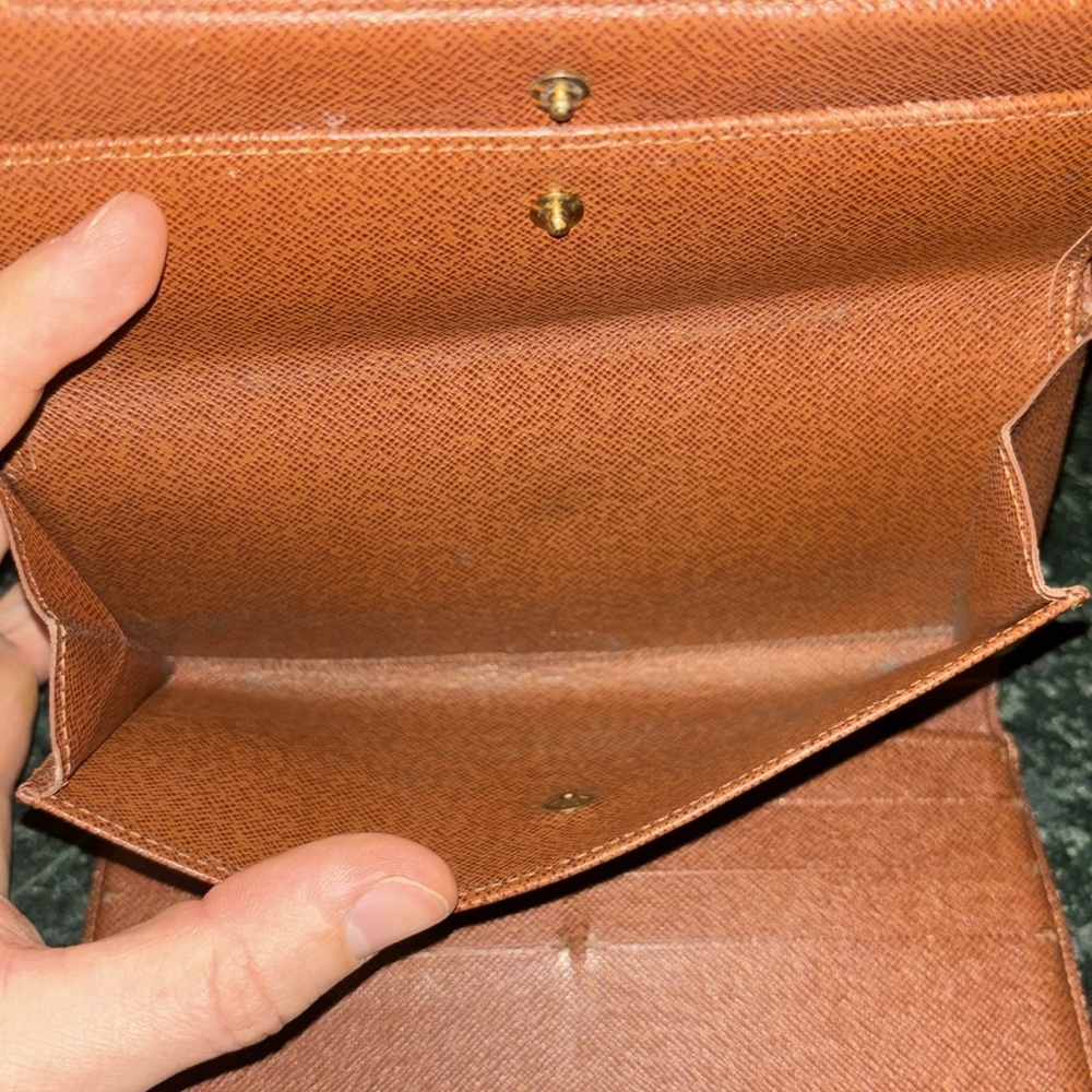 Louis Vuitton Sara Wallet - Picture 10 of 11